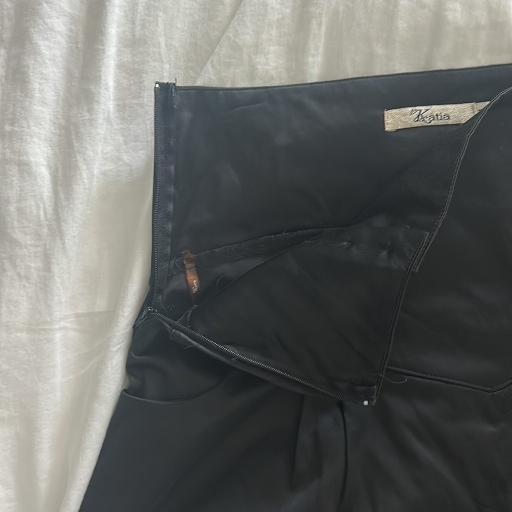 Black High-Waisted Women's Tuxedo Shorts - Picture 3 of 8